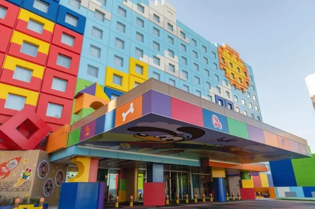 『東京ディズニーリゾート・トイ・ストーリーホテル』（『トイ・ストーリーホテル』）外観