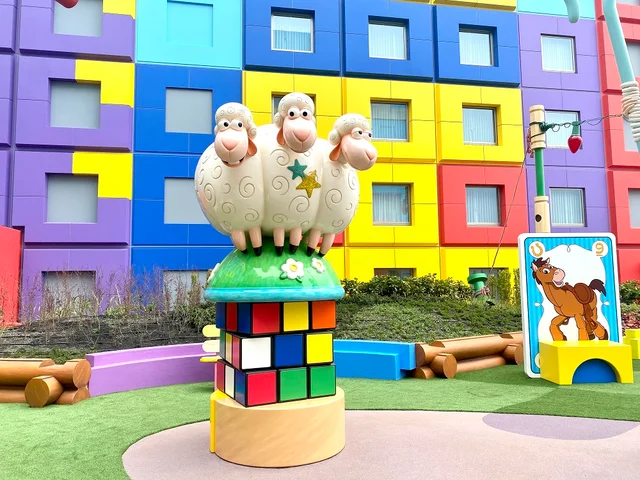 『トイ・ストーリーホテル』おすすめフォトスポット中庭編【３】3匹の羊