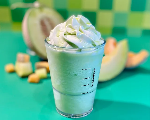 【スタバ 新作レポ】「The メロン of メロン フラペチーノ」後ろ