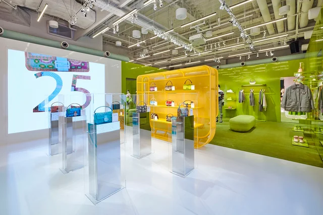 『フェンディ』バゲット25周年記念ポップアップイベント内観