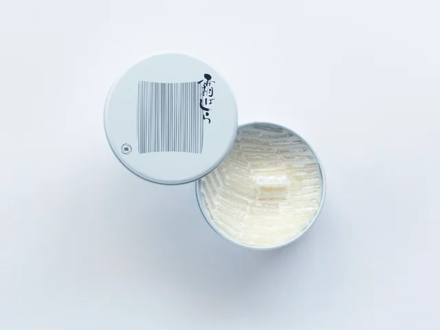 缶に入った霜ばしら