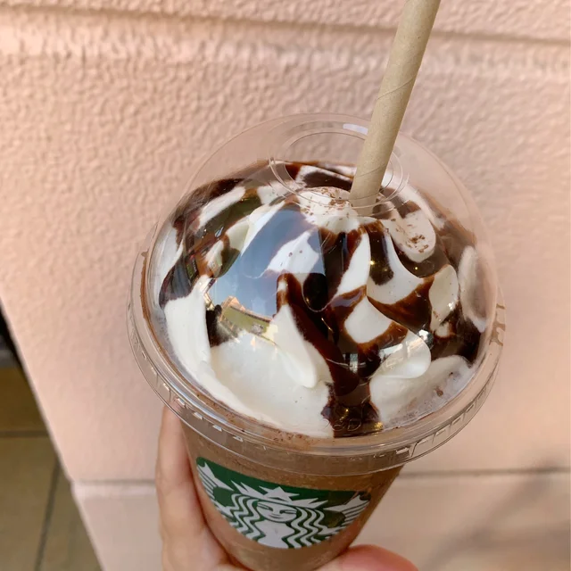 【スタバ1000円カスタム】コミューターマグクーポン利用の、おすすめカスタマイズは○○追加が肝!!甘酸っぱいチョコフラペが美味しい!_3