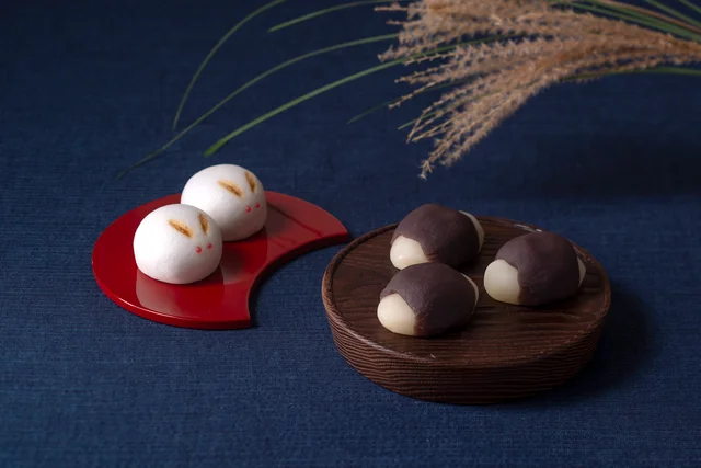 鶴屋吉信の月見だんごと生菓子