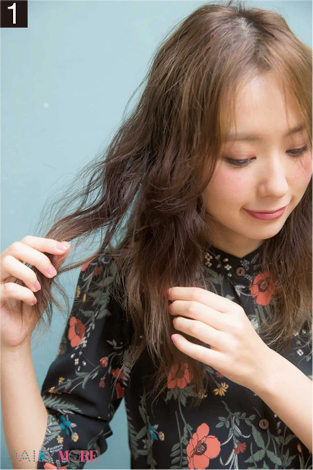 ダウンハーフ結びで大人っぽく♡ 新モアビューティズAMOちゃん直伝「〇〇する日の神ヘアアレンジ」_3