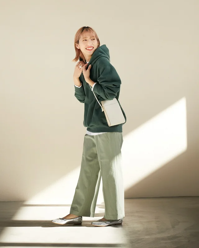 スタイリスト小林さんのグリーンのワントーンコーデ