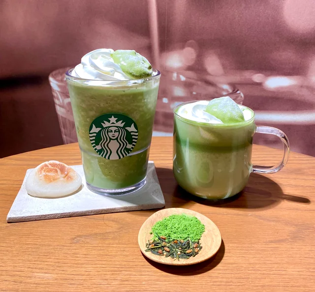 スタバ新作、抹茶玄米茶 もち フラペチーノ(R)、「抹茶玄米茶 ムース ティー ラテ」