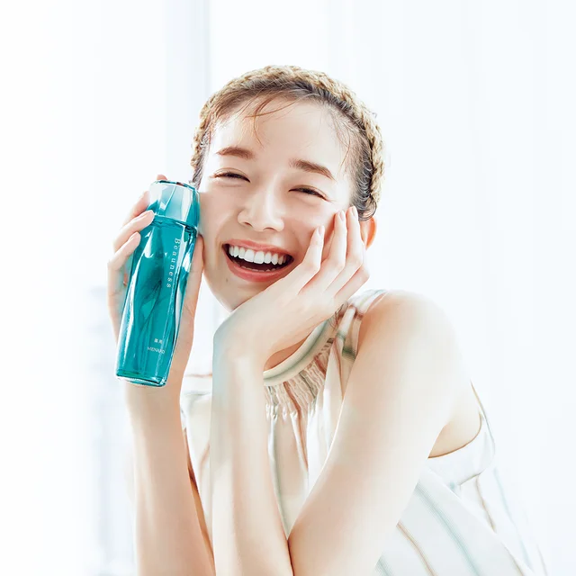 メナードの温泉研究から生まれた愛されるプレローション「薬用 ビューネ」で始める前向きスキンケア_1