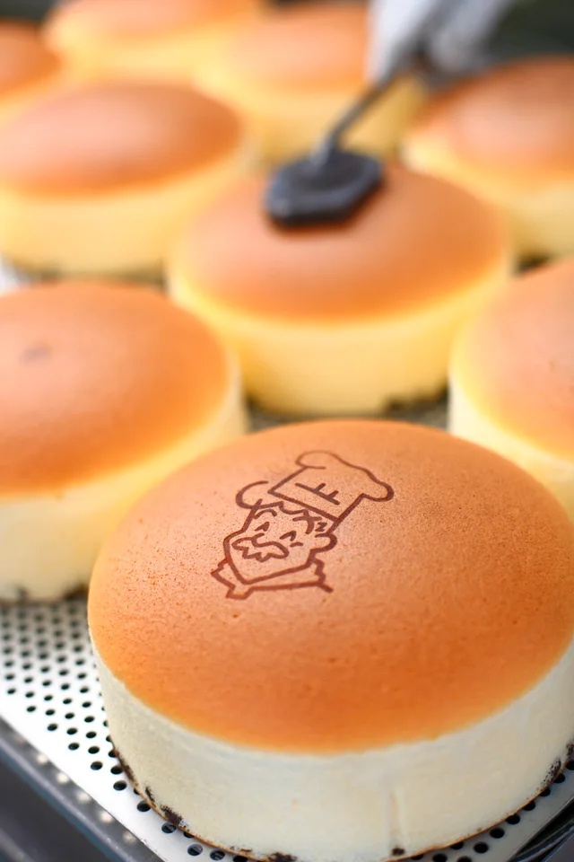 焼きたてチーズケーキの画像