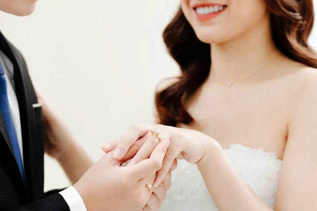 「結婚がきっかけで脱会」宗教二世として生まれたHさんの話【モア・リポート33】_3