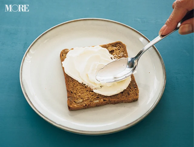 イケアの器をより引き立てるチーズの塗り方