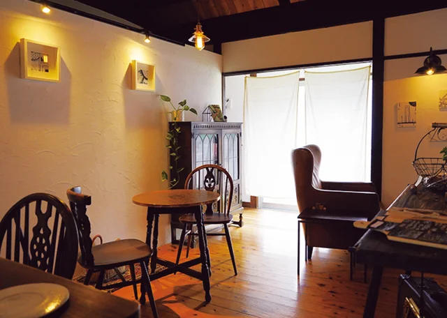 カフェ宿『島ぐらしカフェchigoohagoo』店内