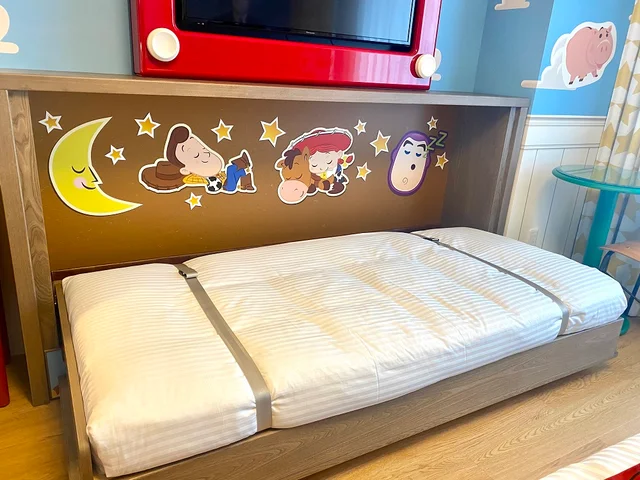 国内ディズニーホテル初のプルダウンベッド