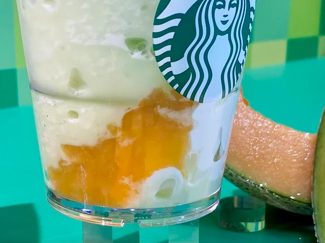 【スタバ 新作レポ】「The メロン of メロン フラペチーノ」。メロン果肉ソース