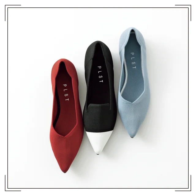 『PLST』の洗えるニットパンプス (ブルー)¥7990・(黒×白)¥8990・(茶)¥7990/プラステ