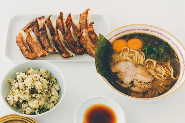 熊本県のおすすめお取り寄せグルメ「熊本ラーメン黒亭」のスペシャルセット、完成イメージ