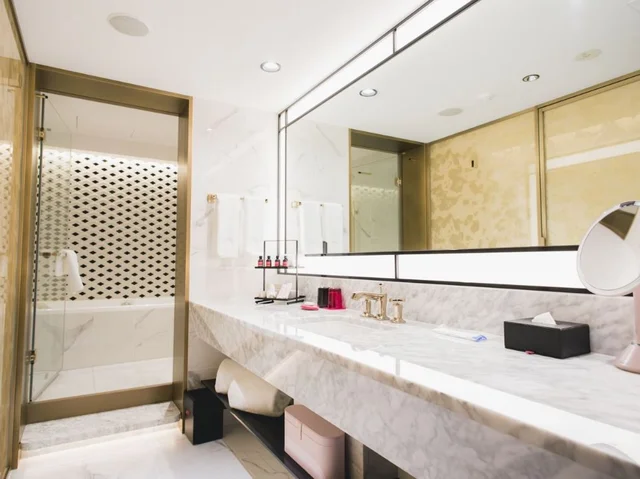 フォションホテル京都、デラックスルームのバスルーム