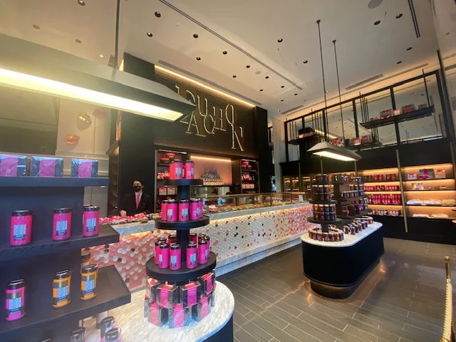 フォションホテル京都1階のペストリー＆ブティック フォション。