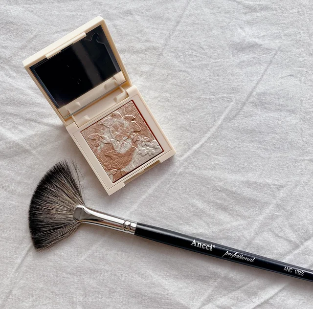 ボビイブラウンのハイライトにおすすめなAncci brushのブラシ