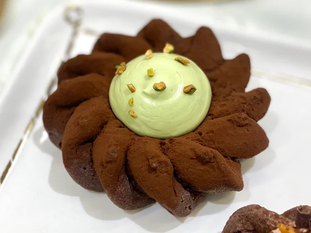 ミスド、ヨロイヅカ式ショコラドーナツ、ピスターシュ