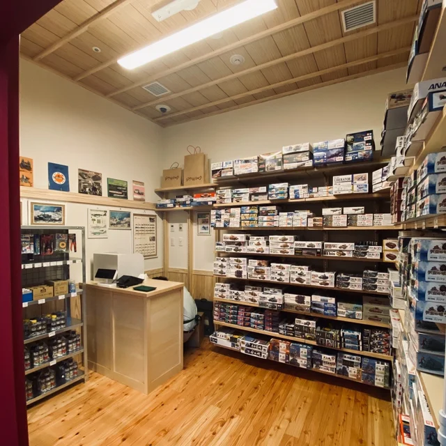 『ジブリパーク』「ジブリの大倉庫」内「大空模型」の店内