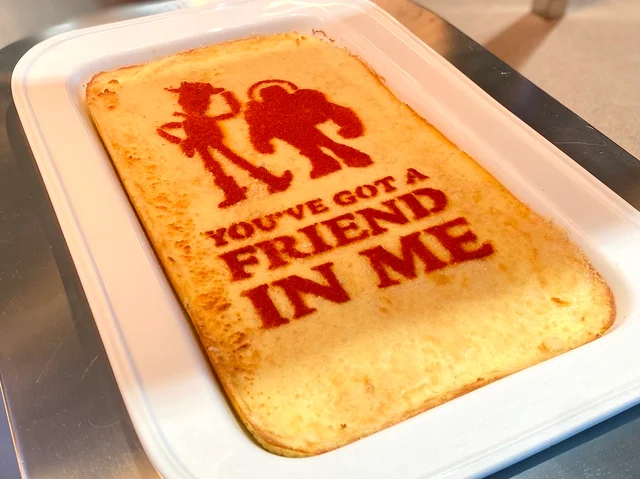 トイ・ストーリーホテル宿泊者限定レストラン「ロッツォ・ガーデンカフェ」ディナーメニュー「ポテトと挽き肉のグラタン」