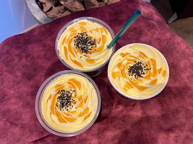 【タリーズ 新作レポ】秋第一弾「ほっこりOIMOラテ」「&TEA OIMOティーシェイク」、トッピング部分