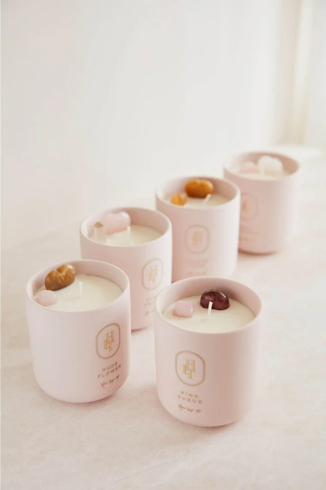 リニューアルされた『ハーリップトゥ』のフレグランスキャンドル「セルフラブクリスタルキャンドル」