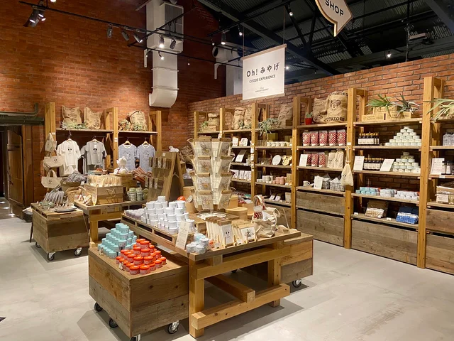 『横浜赤レンガ倉庫』に『ディズニー・ハーベスト・マーケット』グッズ売り場