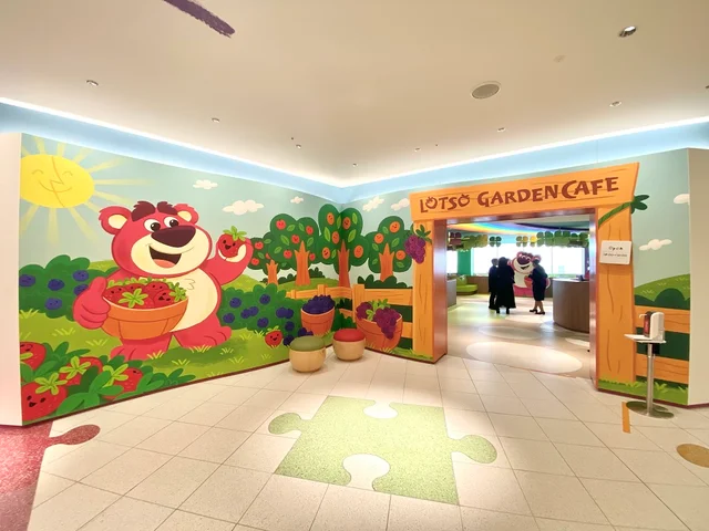 トイ・ストーリーホテル宿泊者限定レストラン「ロッツォ・ガーデンカフェ」入り口