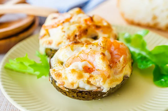 横浜赤レンガ倉庫クリスマスマーケットおすすめ「アボカドチーズグラタン フライドポテト付き」