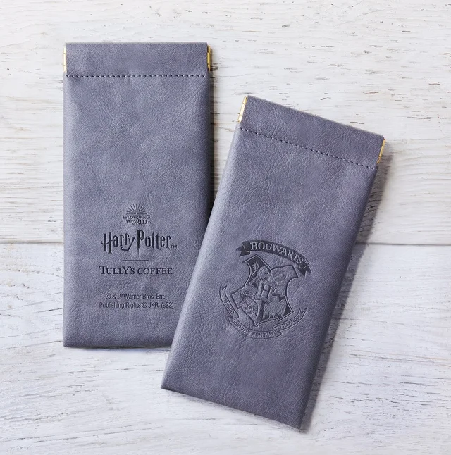 タリーズ×ハリポタ、ばね口の縦長ポーチ
