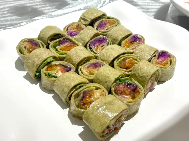 『トイ・ストーリーホテル』レストランおすすめメニュー【３】「野菜カリーのトルティーヤ」</b>