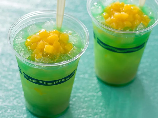 ディズニーシー2022春おすすめドリンク「ラム＆パイナップルカクテル」