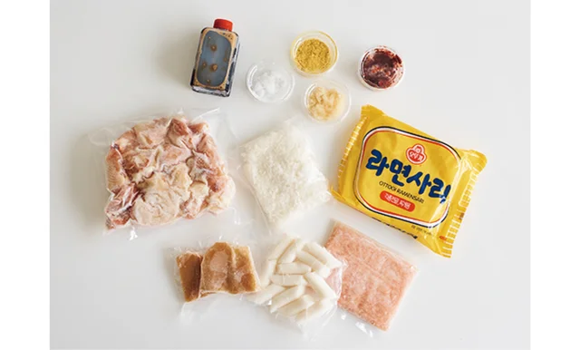 神奈川県のおすすめお取り寄せグルメ「野毛とりとん」のタッカンマリ、パッケージ