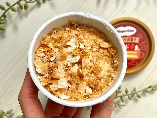 「ハーゲンダッツ ミニカップ クラシック洋菓子」、「ナポレオンパイ～苺とカスタードのパイ～」表面