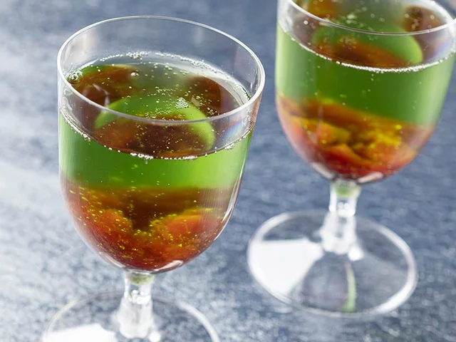 ディズニーシーハロウィン「スパークリングカクテル（ウォッカ＆グリーンアップルフレーバー）」