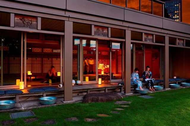 『ザ・プリンス パークタワー東京』内の神殿「神明」の縁側