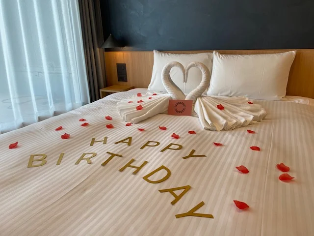 LANDABOUTのタオルスワンデコレーション