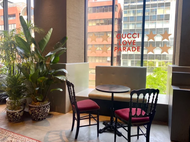 グッチイベント『GUCCI LOVE PARADE TOKYO』。『GUCCI CAFÉ by VALLEY PARK STAND （グッチ カフェ バイヴァリーパークスタンド』内観