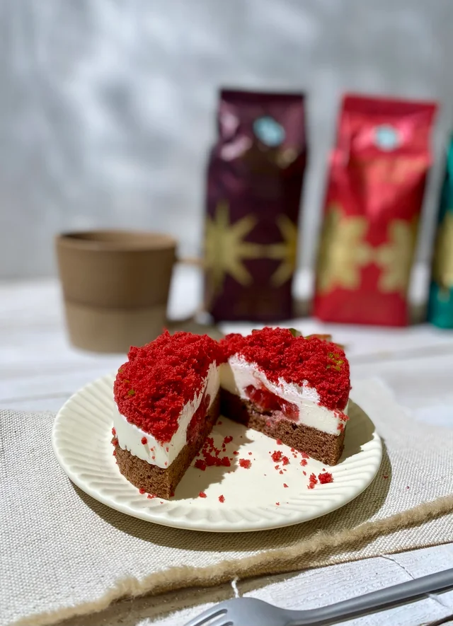 スタバ新作フード「ストロベリー＆ラズベリーのマスカルポーネケー