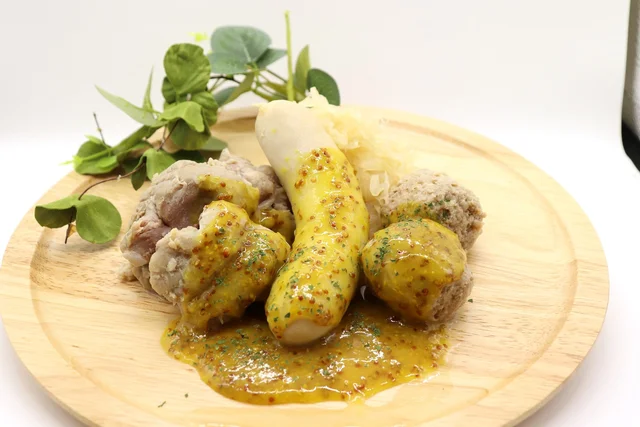 横浜赤レンガ倉庫クリスマスマーケットおすすめ「ジャーマンプレート」