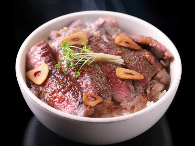 「ふるさと祭り東京2023－日本のまつり・故郷の味－」、あがの姫牛ステーキ丼