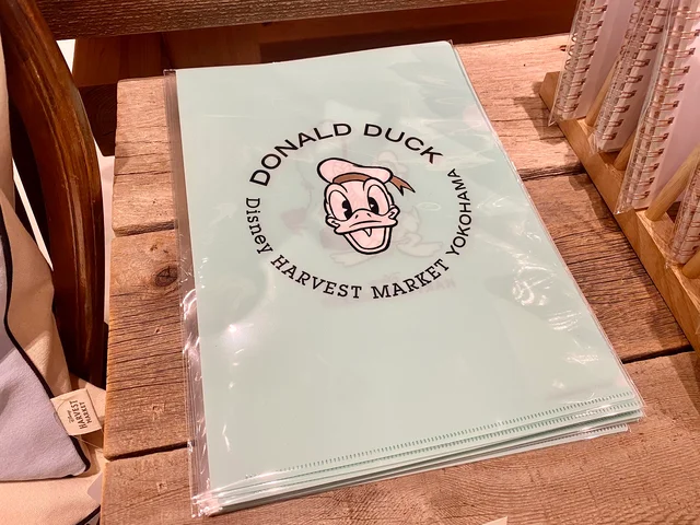 『横浜赤レンガ倉庫』、『ディズニー・ハーベスト・マーケット』限定グッズ「クリアファイル」