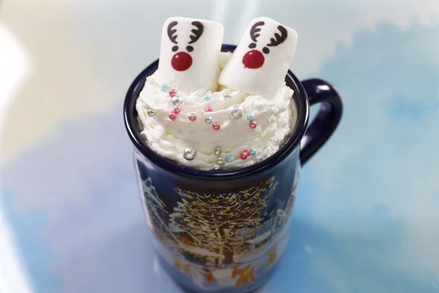 横浜赤レンガ倉庫クリスマスマーケットおすすめ「トナカイのマシュマロエッグノッグ」