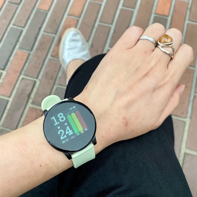 『3COINS（スリーコインズ・スリコ）』のデバイスバンド（スマートウォッチ）の機能と使い方