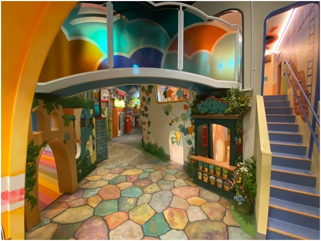 ジブリパーク・ジブリの大倉庫「子どもの街」