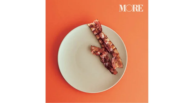 ベーコンはカットせずに焼く