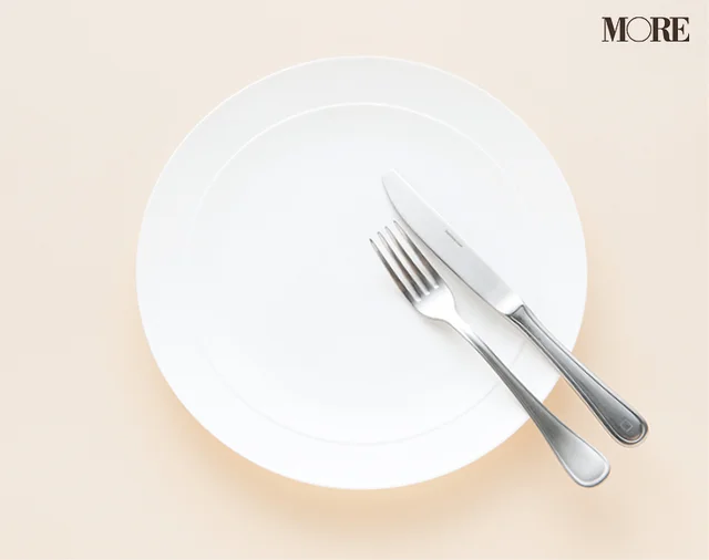 マナーブック冠婚葬祭食事編　【基本のテーブルマナー】和食・洋食の正しい振る舞いを解説。食べ終わった合図を示すカトラリーの置き方