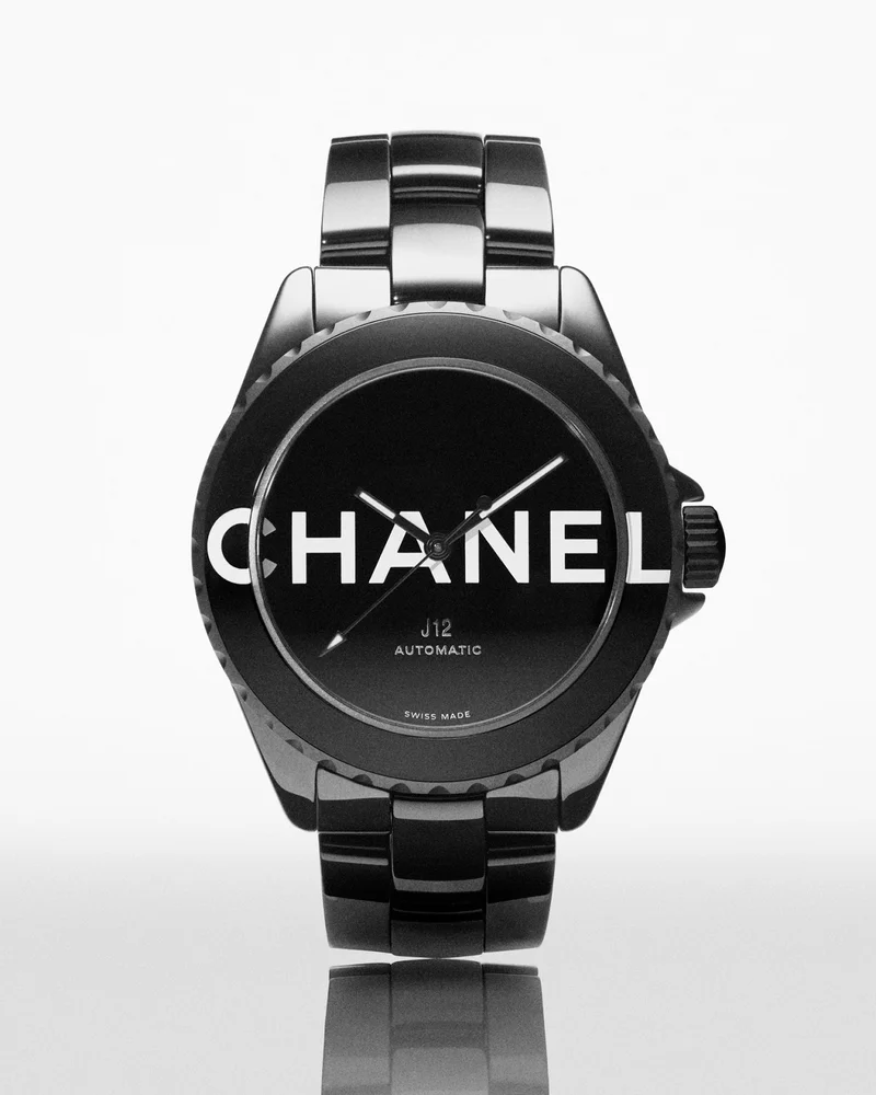 シャネルの黒いセラミック腕時計　J12ウォンテッドドゥシャネル