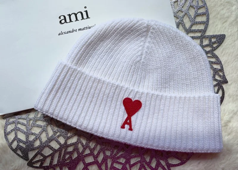 愛用中の【AMI parisのニット帽】 | MORE